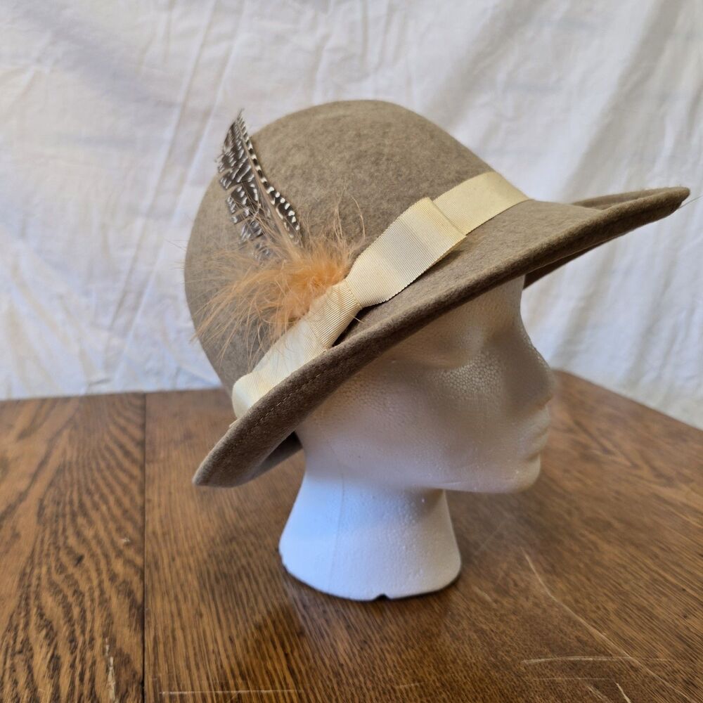 Tally-Ho Vintage 1970s Ladies Fedora Hat Gray Wool w/Feather Retro Prop Brazil